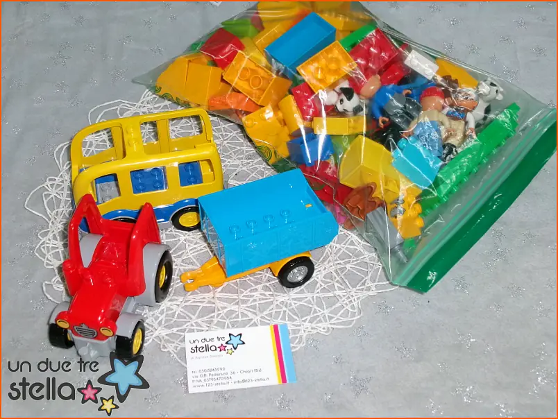 LEGO DUPLO oltre 100pz misti (molti pezzi speciali, personaggi e animali) - Un  due tre Stella - Mercatino dell'usato per bambini