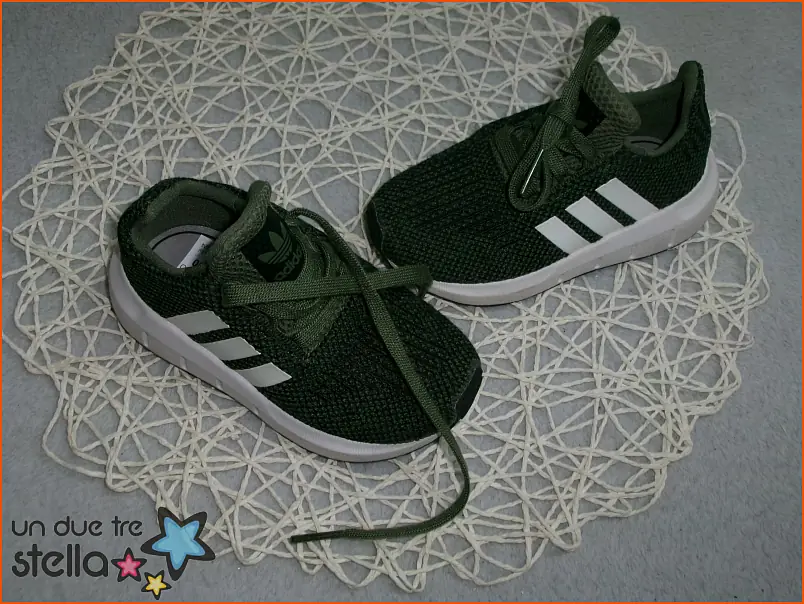 24 ginnastica verde ADIDAS ORTHOLITE Un due tre Stella Mercatino dell usato per bambini