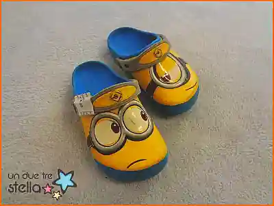 28 Ciabatte MINIONS CROCS Un due tre Stella Mercatino dell usato per bambini